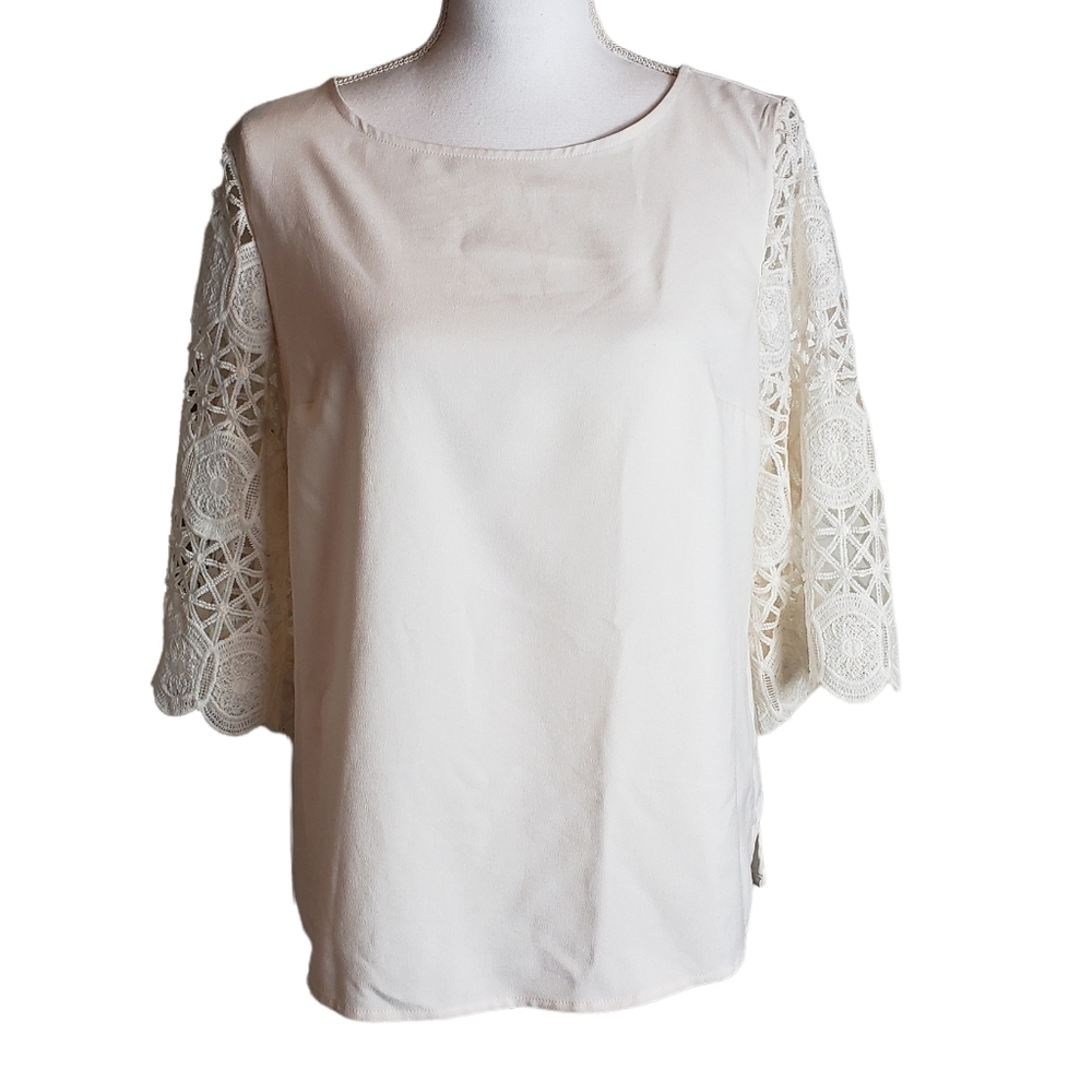 Banana Republic White Embroidered Lace Blouse Size Small Bell Sleeves Boho Top